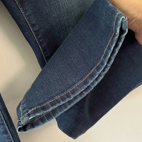 Chico's So Slimming Girlfriend Straight Leg Dark Denim Jean sz 1.5 (10) short - Picture 6 of 11